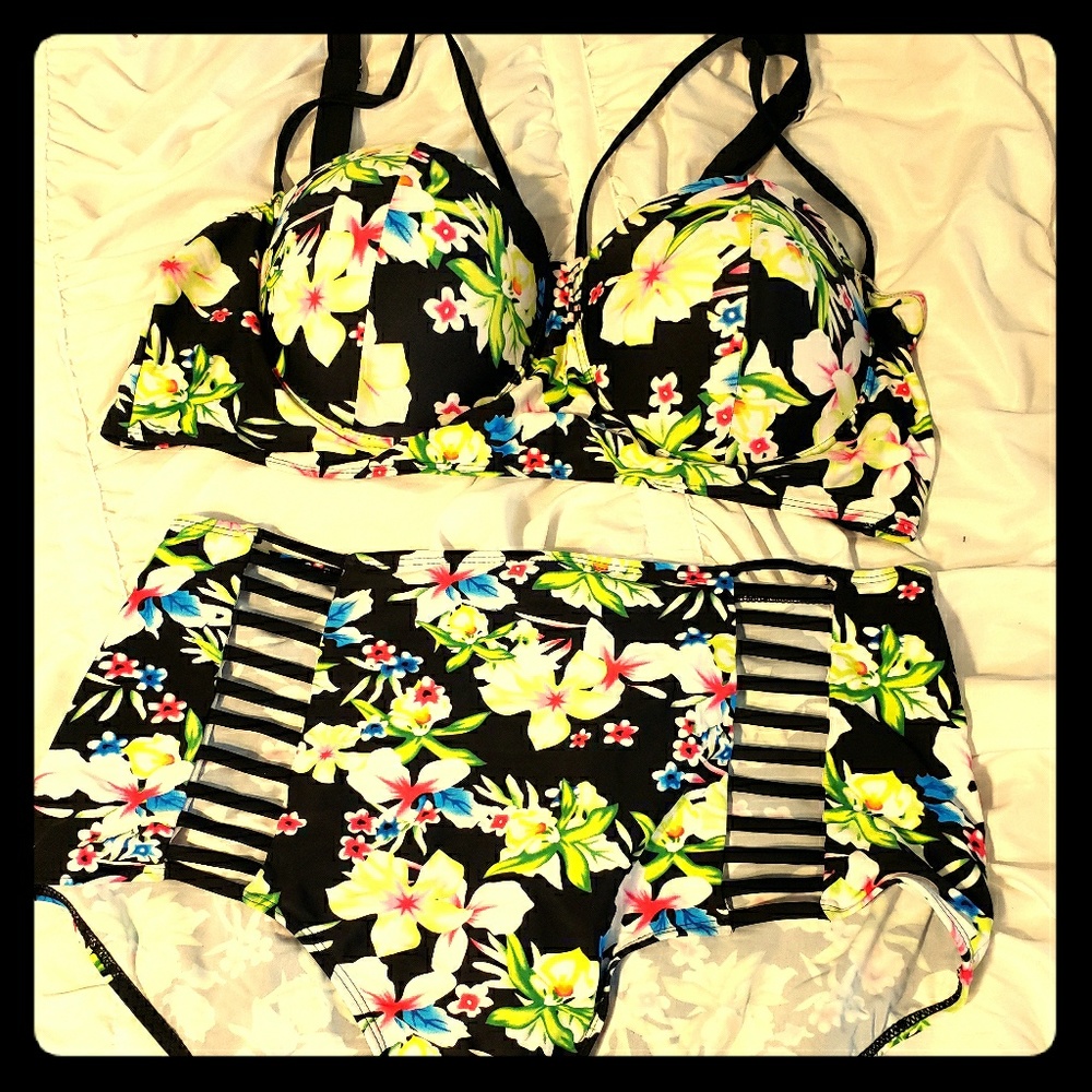 Reposh! High waisted bikini set